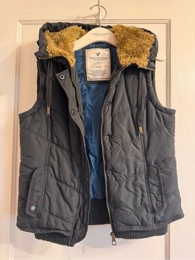 American Eagle Vest